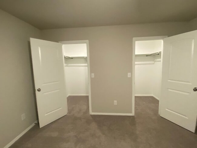 Building Photo - 3 Bedroom/2Bathroom home close to ASU and ...