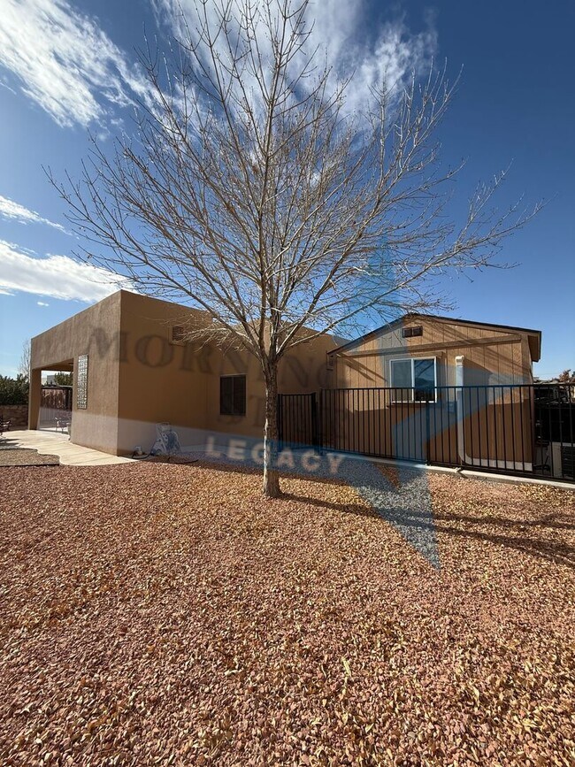 Building Photo - 3 Bedroom Energy-Efficient Home with Expansive Yard & Workshop!