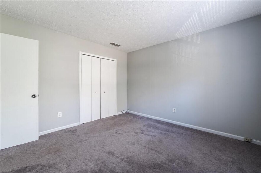 Building Photo - 732 S Candler St