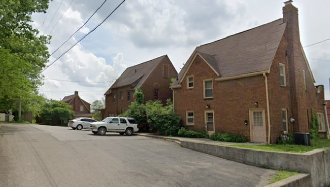 Building Photo - 1503 S Walnut St
