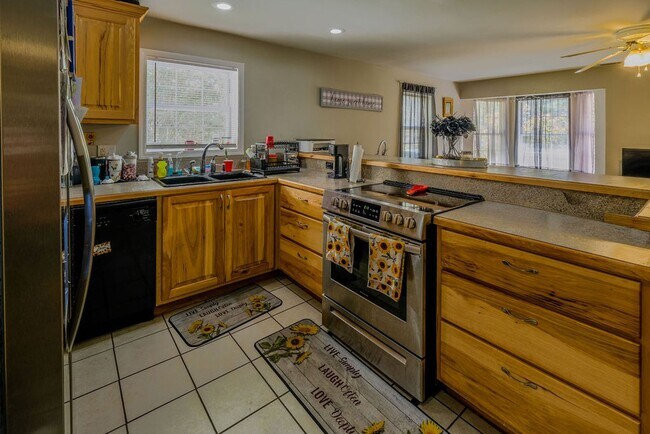 Building Photo - 1535 Cedar Shoals Dr