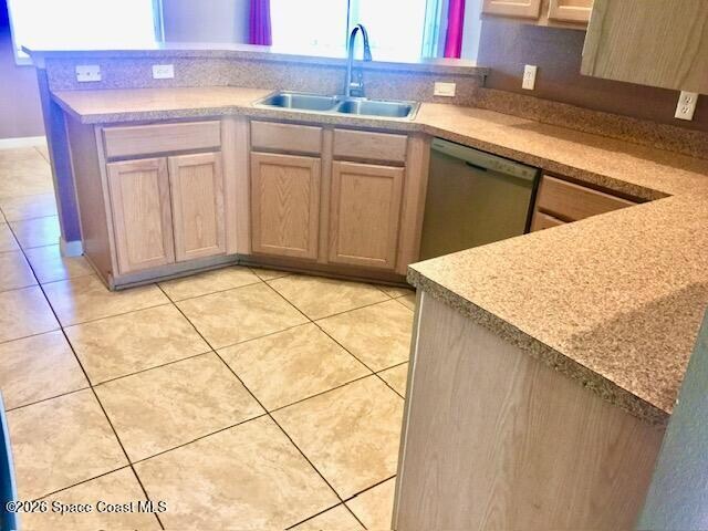 Building Photo - 2033 Gloria Cir