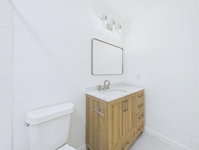 Building Photo - 1303 Hollow Creek Dr