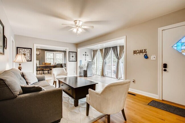 Building Photo - 2307 Tower Dr