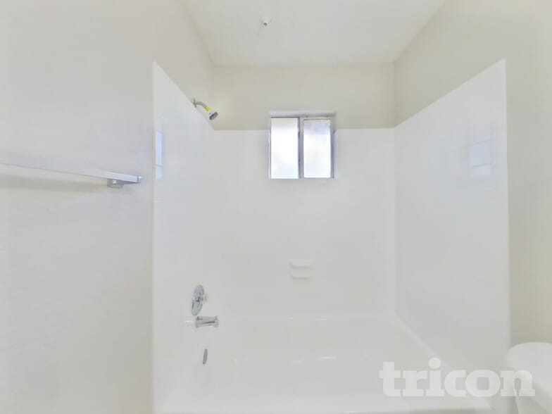 Building Photo - 19902 Burle Oak Dr