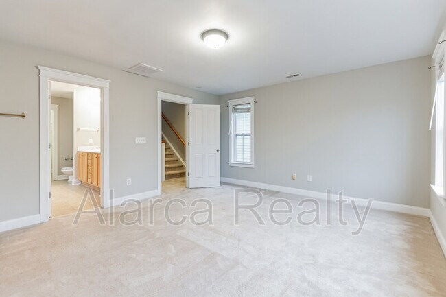 Building Photo - 4234 Vance Rd N