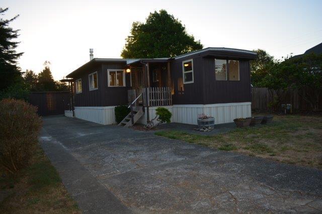 Building Photo - Sweet in-town mobile, very cute 1 bedroom