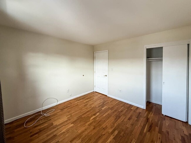 Building Photo - 513 AVENUE C