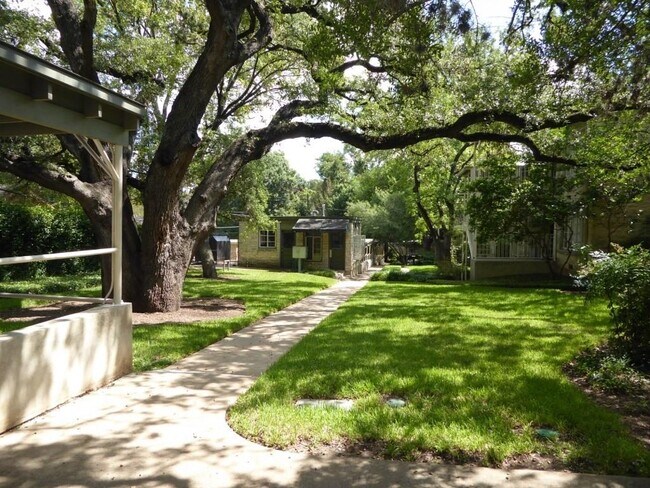 Building Photo - 3416 Enfield Rd