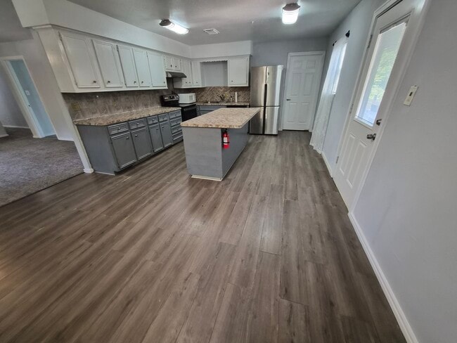 Building Photo - 12335 Roy Rd