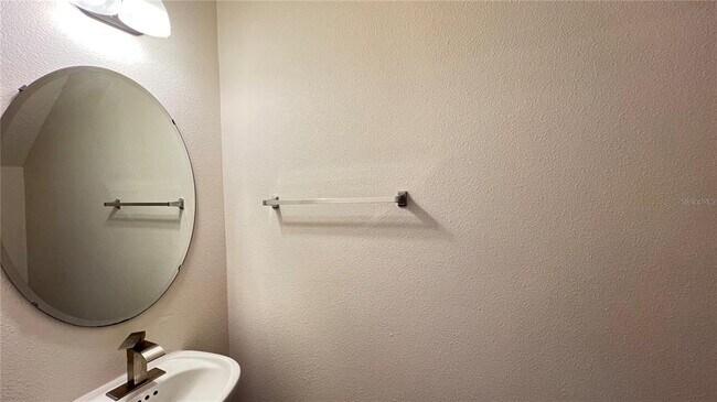 Building Photo - 16048 Yelloweyed Dr