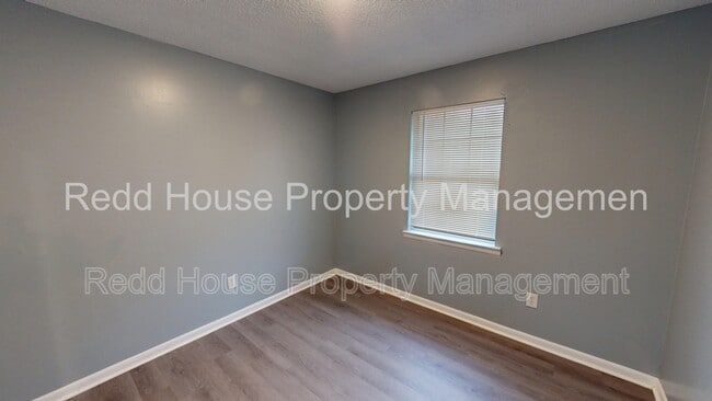 Building Photo - 109 Nann St