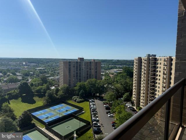 Building Photo - 307 Yoakum Pkwy