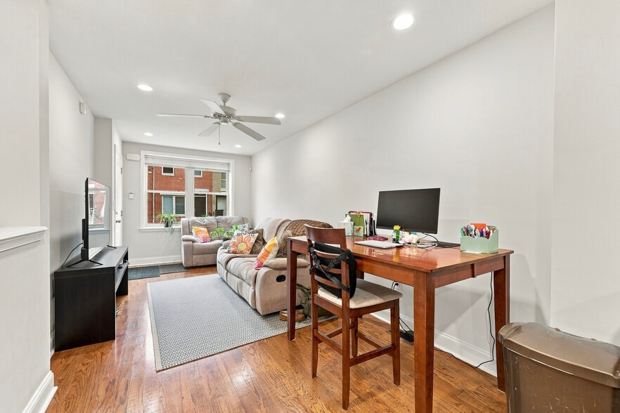 Living Room - 2612 Ellsworth St
