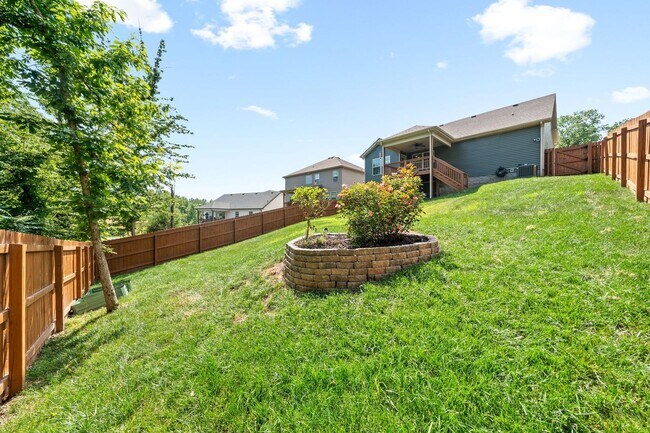 Building Photo - 3 Bed 2 Bath Home For Rent Near Downtown C...