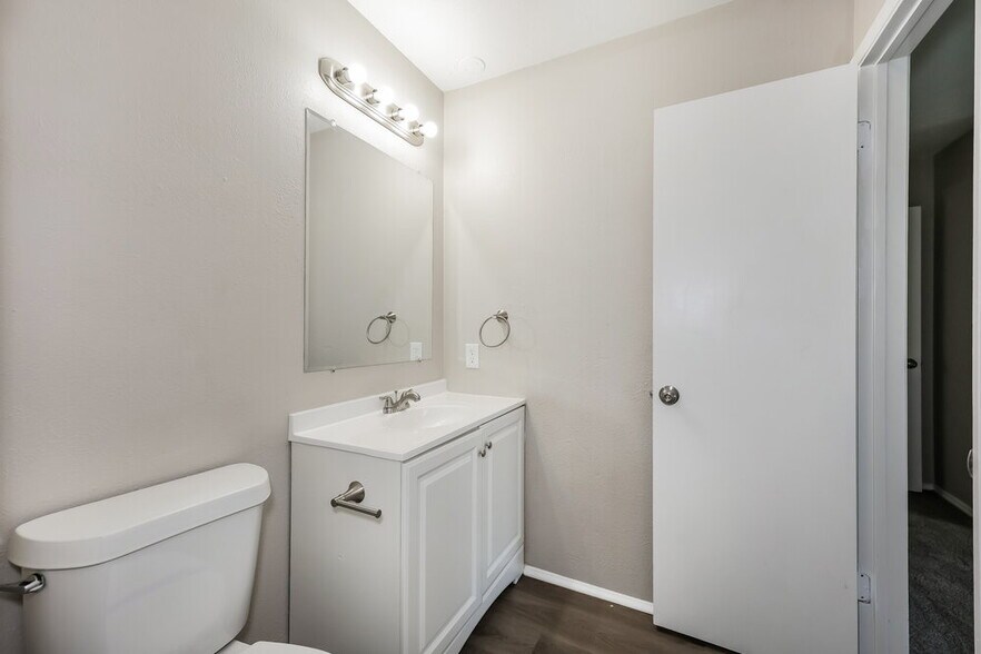 Building Photo - 114 S Young Blvd