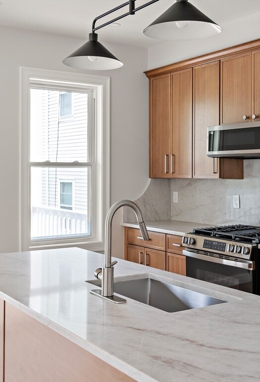 Building Photo - 206 Byron St