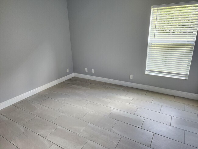 Building Photo - 4374 SW Savona Blvd