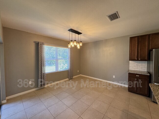 Building Photo - 471 Seasons Dr