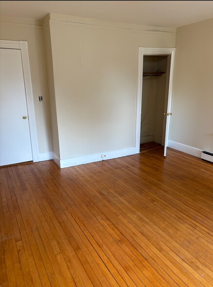 Building Photo - 11 Nutting St
