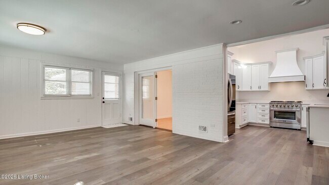 Building Photo - 2706 Lime Kiln Ln
