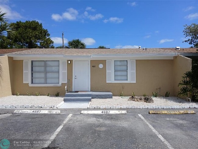 Building Photo - 4687 Martha Louise Dr