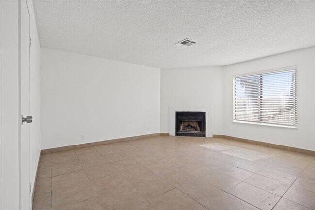 Building Photo - Winwood