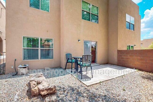 Building Photo - 5027 Sala De Tomas Dr NW
