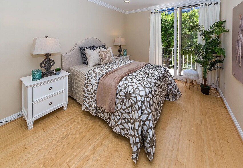 Building Photo - 4610 Densmore Ave