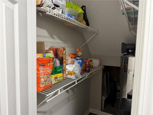 Building Photo - 934 Bay Ridge Dr