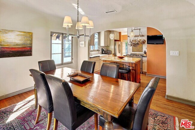 Building Photo - 855 N La Jolla Ave
