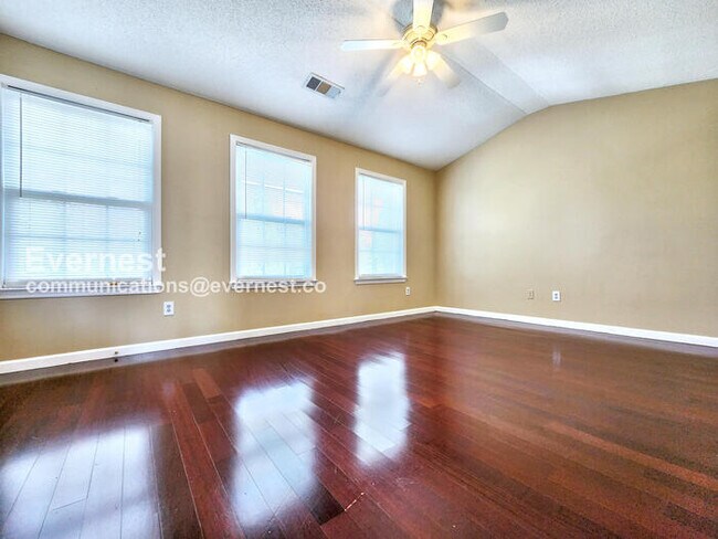 Building Photo - 2521 Heyoak Ct