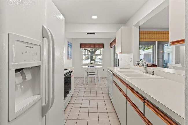Building Photo - 5697 Sheffield Greene Cir