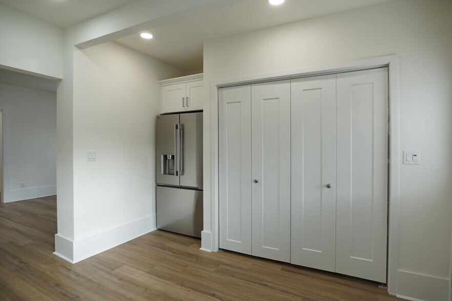 Building Photo - 3104 S 7th St