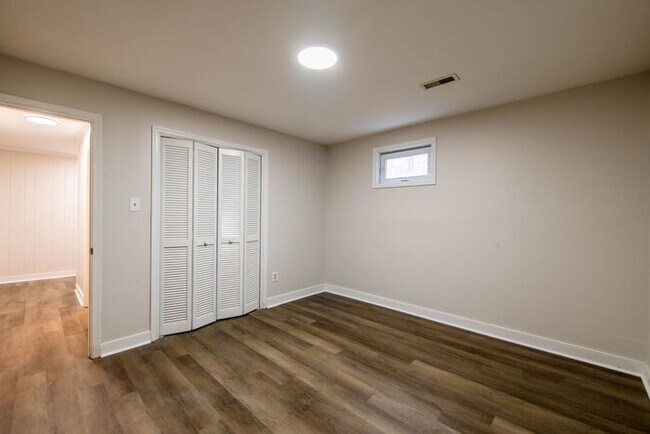 Building Photo - Newly remodeled 3/2.5