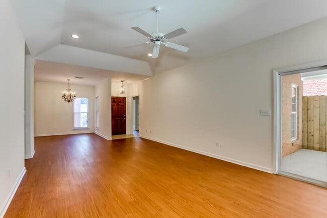 Building Photo - 2142 Fox Ridge Rd