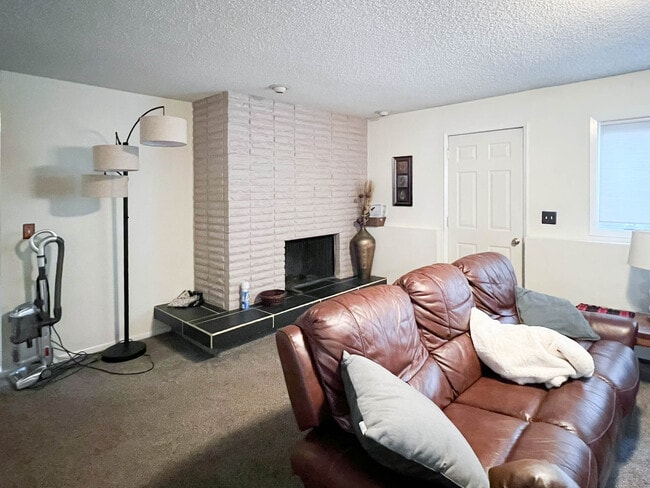 Building Photo - 3607 Rhone Cir