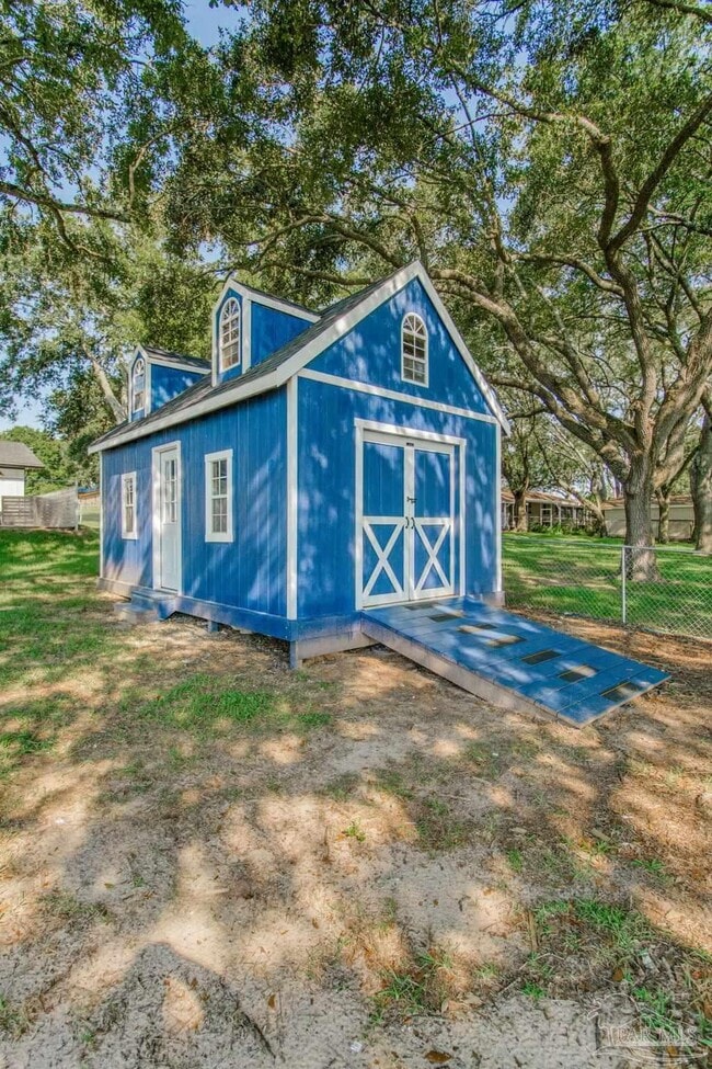 Building Photo - 5894 W Shore Dr