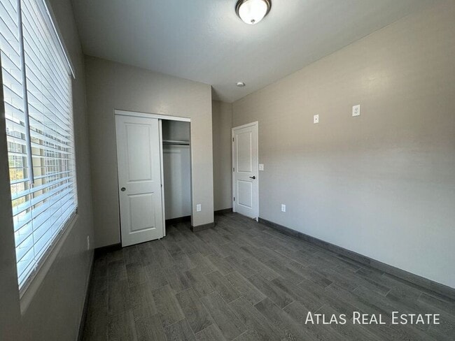 Building Photo - 802 E 35th St