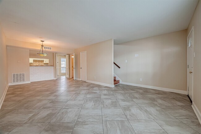 Building Photo - 6410 Del Monte Dr