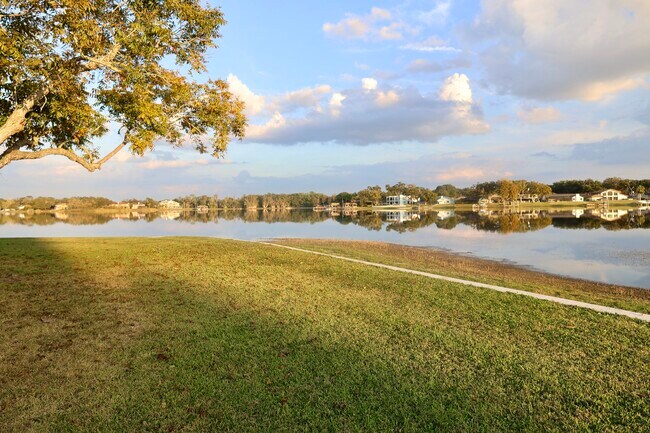 Building Photo - 13815 Good Life Rd