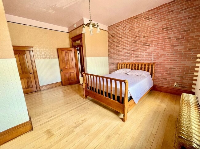 Building Photo - 510 W Galena St