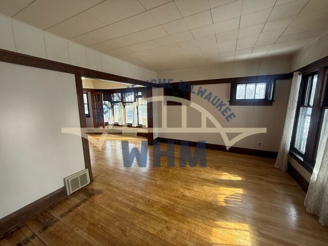 Building Photo - 642 E Conway St