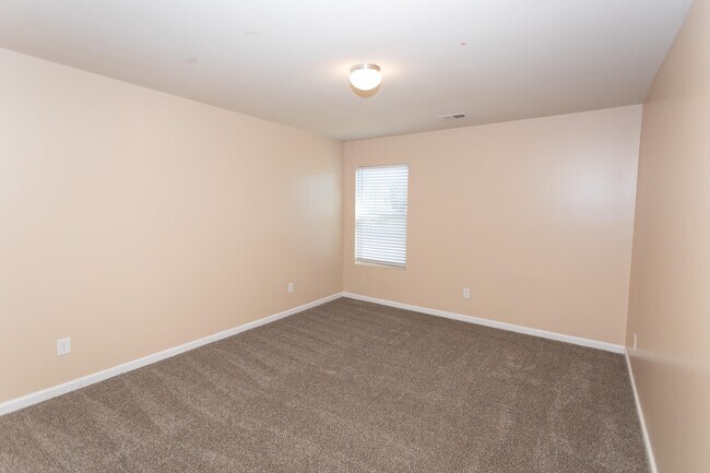 Building Photo - 4632 Southwind Rd