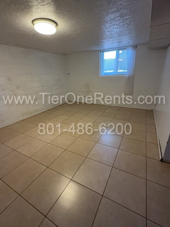 Building Photo - Limited-time offer: $500 off December's RENT