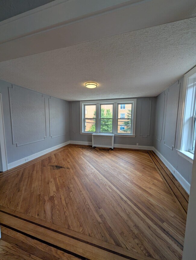 Building Photo - 506 N 13th St