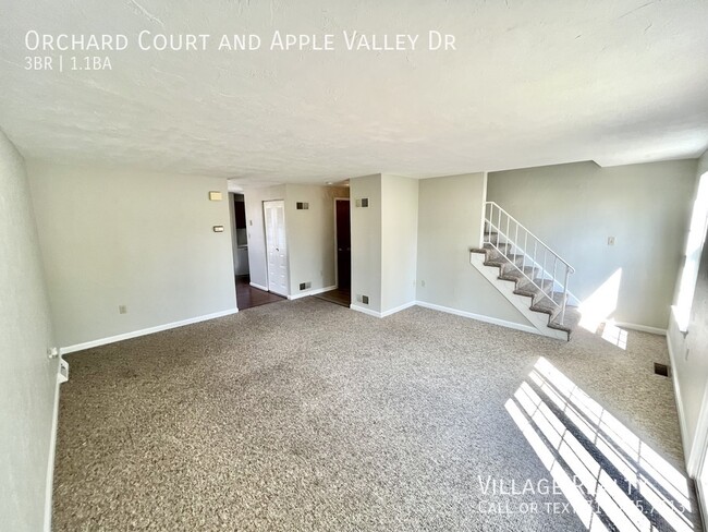 Building Photo - 2-car garage! Roomy 3-bed townhome in Dall...