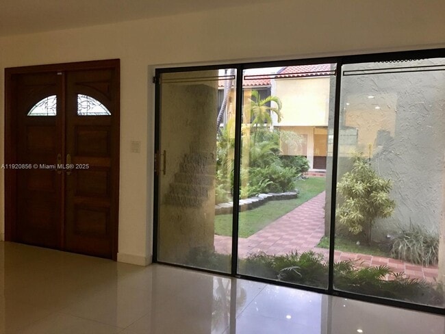 Building Photo - 1990 Brickell Ave