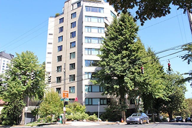 Building Photo - 2245 SW Park Pl