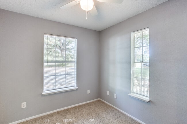 Building Photo - 510 Frazier St